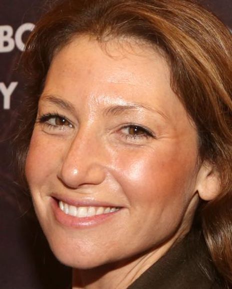 Ari Graynor Headshot