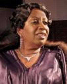 Miche Braden Headshot