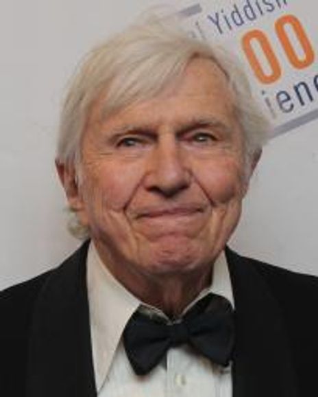 Joe Ponazecki Headshot