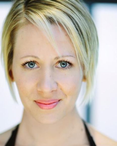 Amy Brewer Headshot