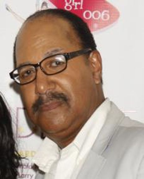 Robert Perry Headshot