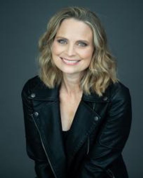 Claire Jullien Headshot