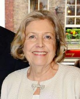 Anne Reid Headshot