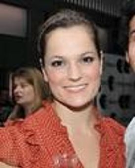 Lindsay Taylor Headshot