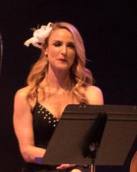 Carly Thomas Smith Headshot