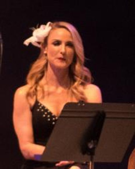 Carly Thomas Smith Headshot