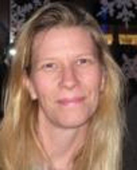 Laura Bauer Headshot