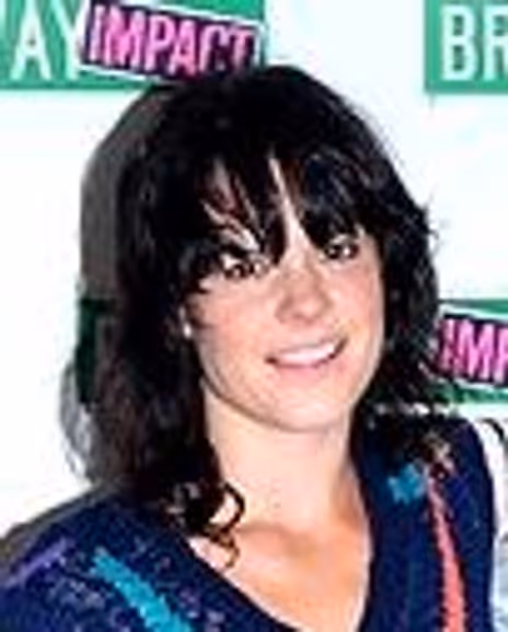 Leslie McDonel Headshot