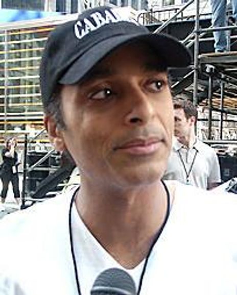Jon Secada Headshot