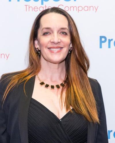 Julia Murney Headshot