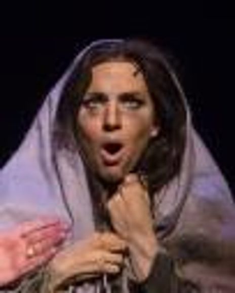 Julia Krohn Headshot