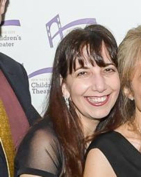 Melanie Weinraub Headshot