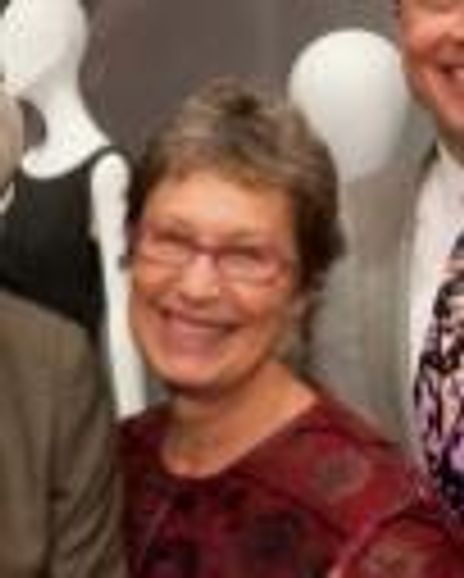 Linda Carlson Headshot