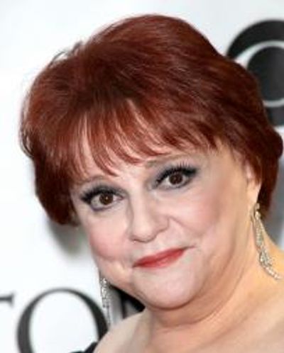 Carole Shelley Headshot