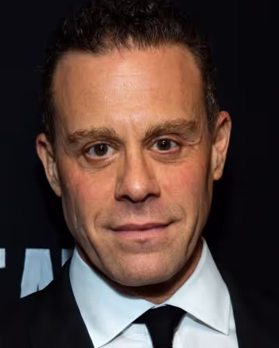 Matthew Rauch Headshot