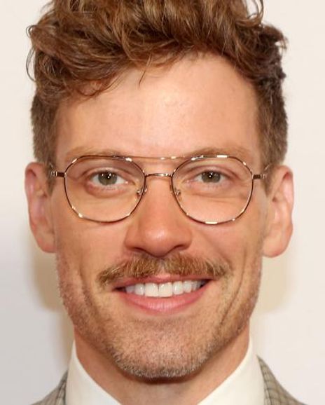 Barrett Foa Headshot