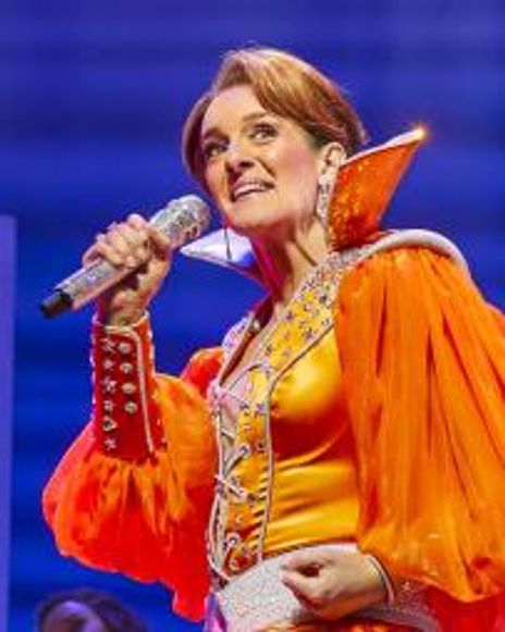 Kirsty Hoiles Headshot