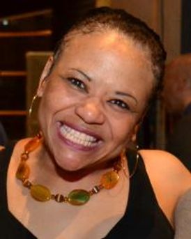 Caroline Clay Headshot