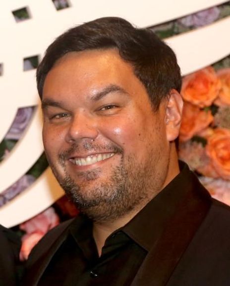 Robert Lopez Headshot