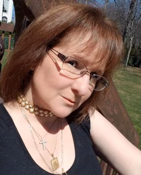 Shelley Bruce Headshot