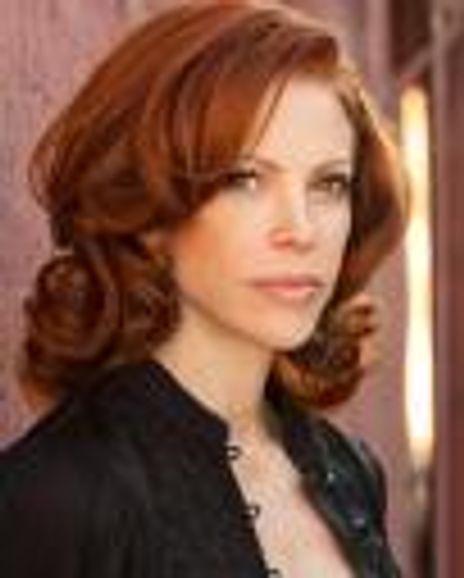 Leslie Stevens Headshot