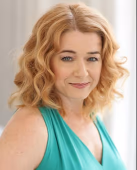 Leslie Becker Headshot