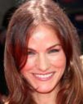 Kelly Overton Headshot