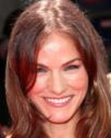 Kelly Overton Headshot