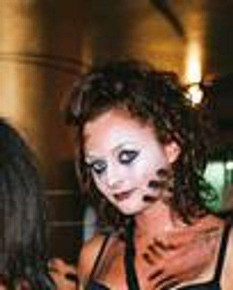 Ashley Dezeeuw Headshot