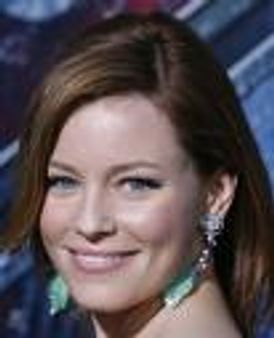 Elizabeth Banks Headshot