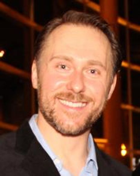 Chris Kipiniak Headshot