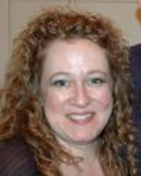 Liz Knowles Headshot