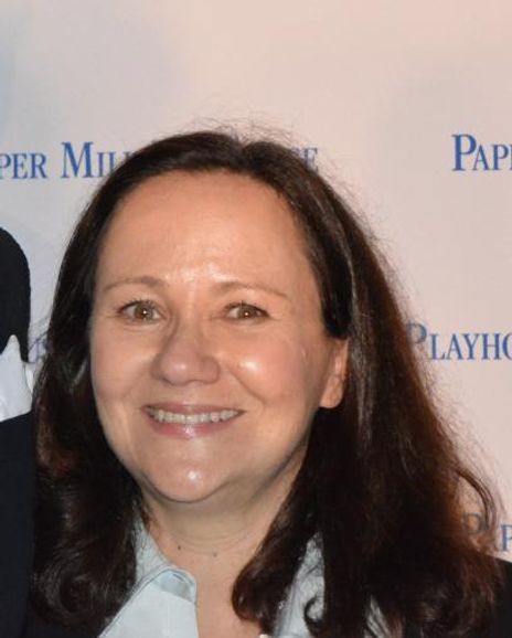 Emily Loesser Headshot