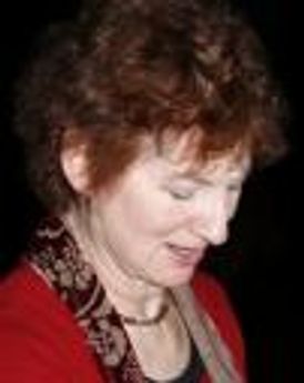 Elaine Bromka Headshot