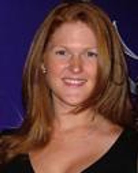 Jennifer Shrader Headshot