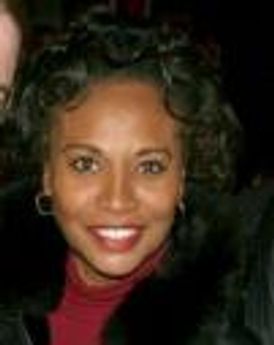 Jennifer Lewis Headshot