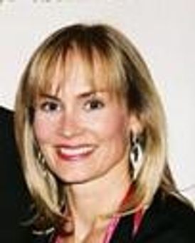 Rebecca Baxter Headshot