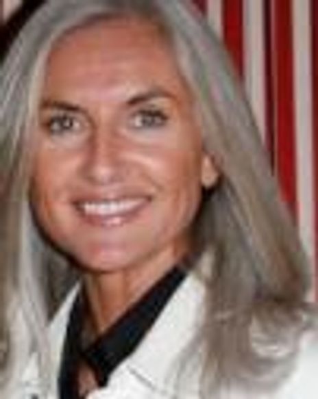 Olivia Tracey Headshot