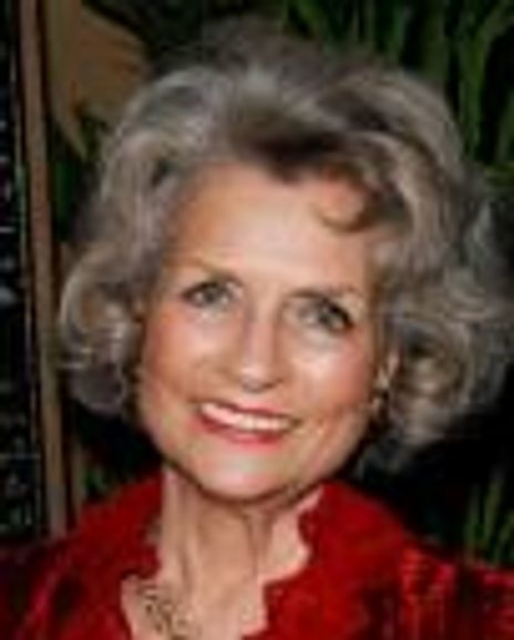 Louise Kerz Hirschfeld Headshot