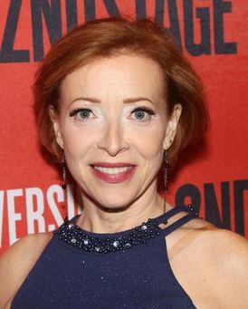 Elizabeth Canavan Headshot