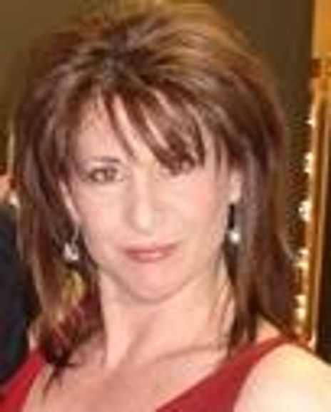 Julie Waldman-Stiel Headshot