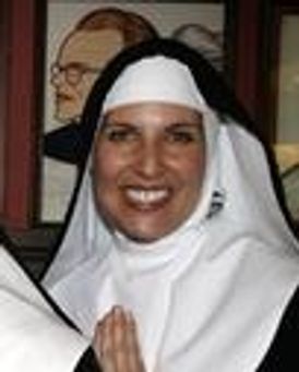 Stephanie Wahl Headshot