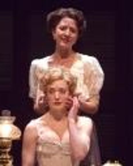 Lesley Bevan Headshot