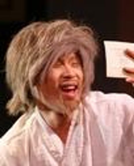 Woon-Young Lee Headshot