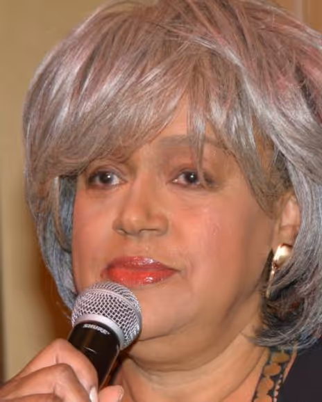 Denise Richardson Headshot