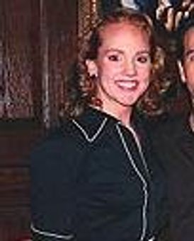 Angie Everett Headshot