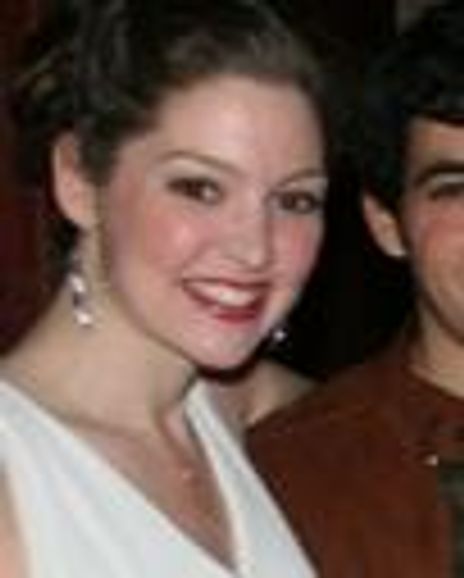 Leah Edwards Headshot