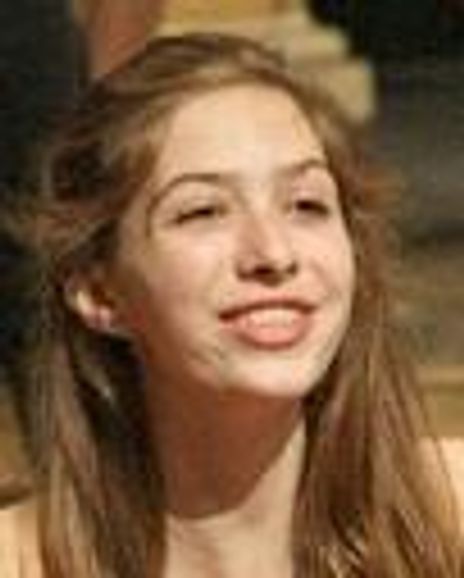 Chloe Locarro Headshot