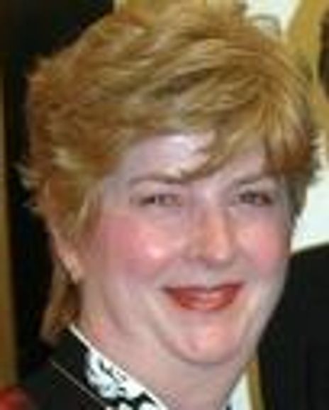 Holly Hillman Headshot