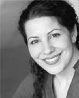 Julie Garnyé Headshot